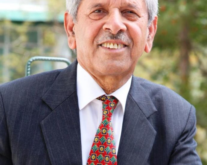 PRO. PK KHOSLA SOLAN, SHOOLINI UNIVERSITY