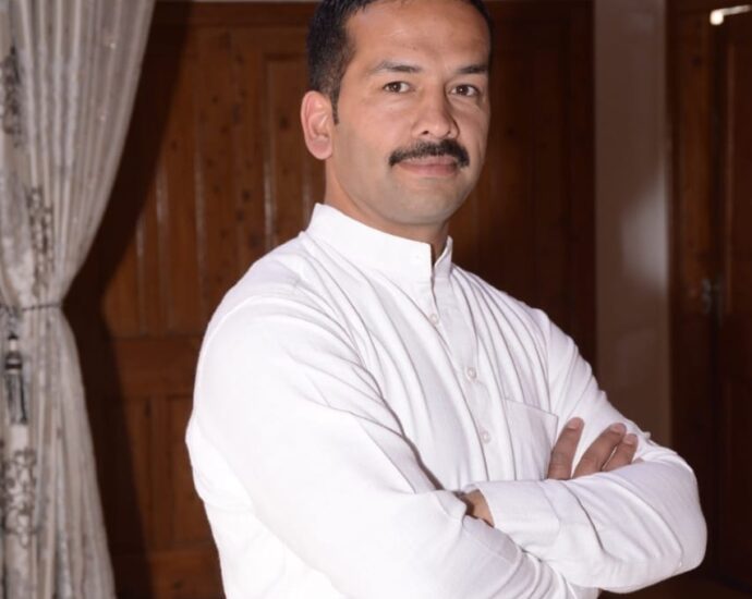 Petrol diesel and gas prices made fear for the people of the country: Amit Thakur