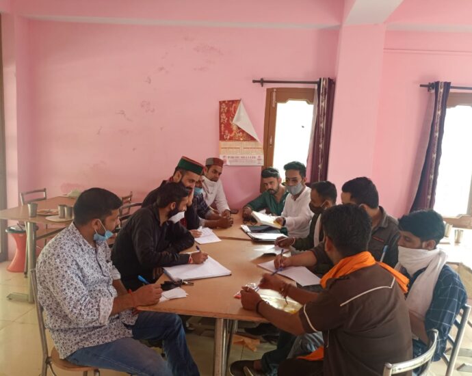 Yuva Morcha Solan Mandal holds meeting at Kandaghat