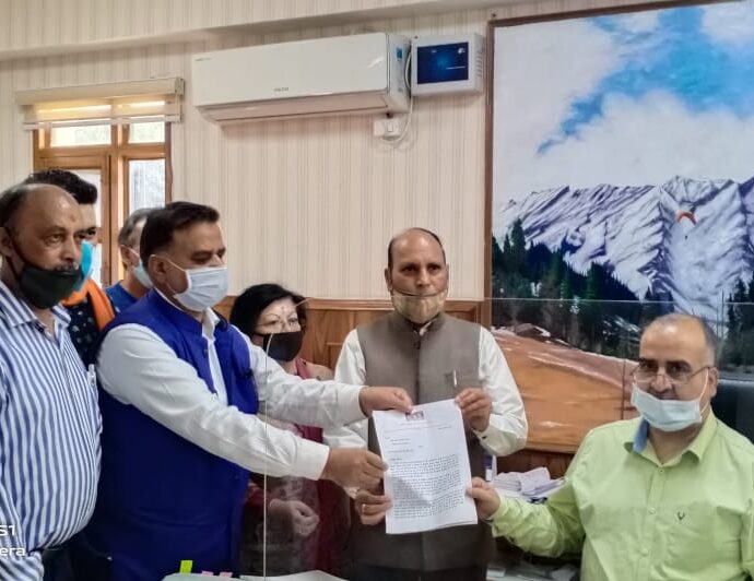 Memorandum submitted to Hon'ble President through Deputy Commissioner Solan to protest against abusive remarks