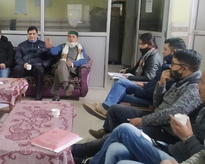 An important meeting of Press Club Solan was held in the press room at Children's Park.