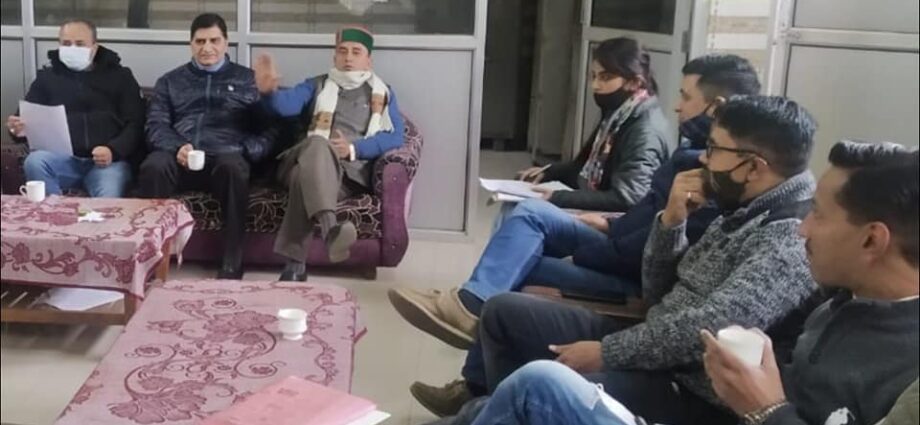 An important meeting of Press Club Solan was held in the press room at Children's Park.