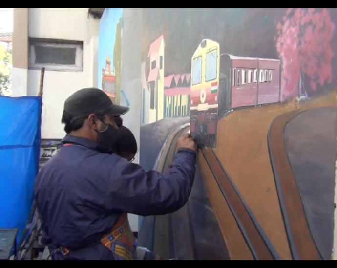 Youngsters surprised everyone with their art by holding brush instead of mobile