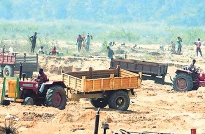 Locals upset by mining mafia and stone crusher in Mahadev section of Nalagarh