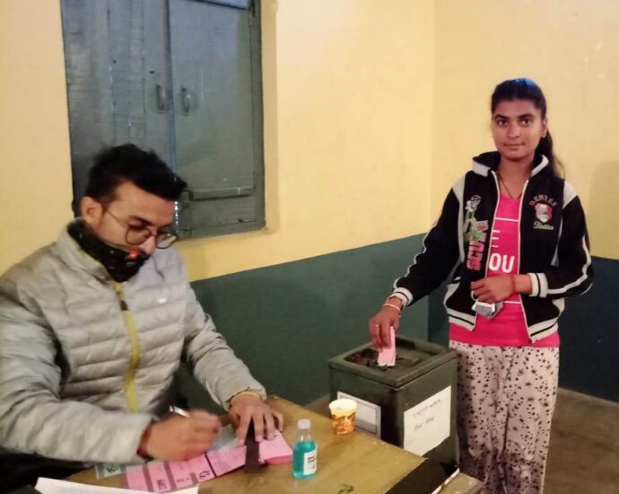80.89 percent polling in second phase in Kandaghat development block for Panchayati Raj institutions