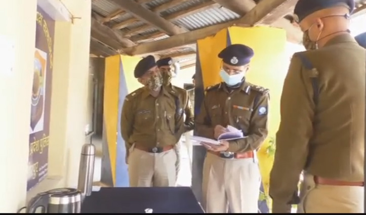 Apart from police stations of Hamirpur district, police inspected the police line