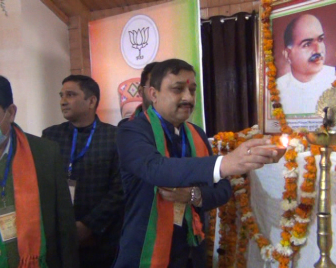 Suresh Kashyap churned in Solan for the goal of assembly from Gram Sabha