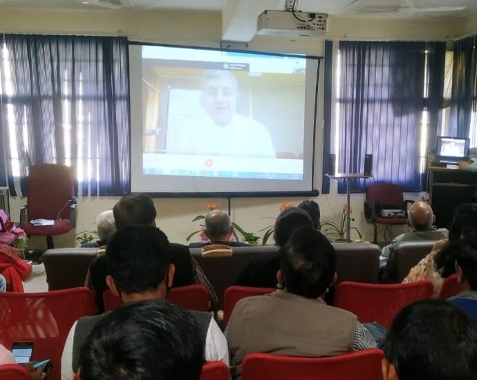 Try to connect youth with agricultural horticulture