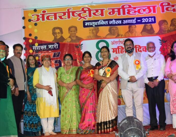 Contribution of women in providing right direction to society. Commendable - Vandana Yogi