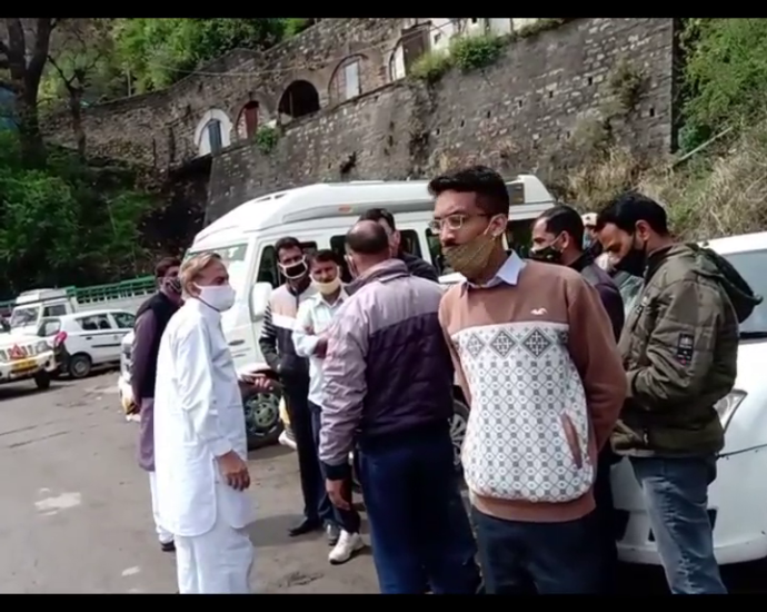 Kandaghat Taxi Union today carried out a token strike