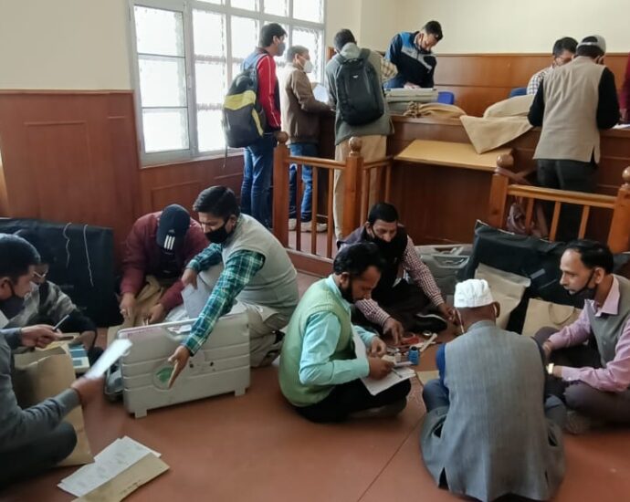 All preparations for the election of Nagar Panchayat Kandaghat are complete. Vikas Sood