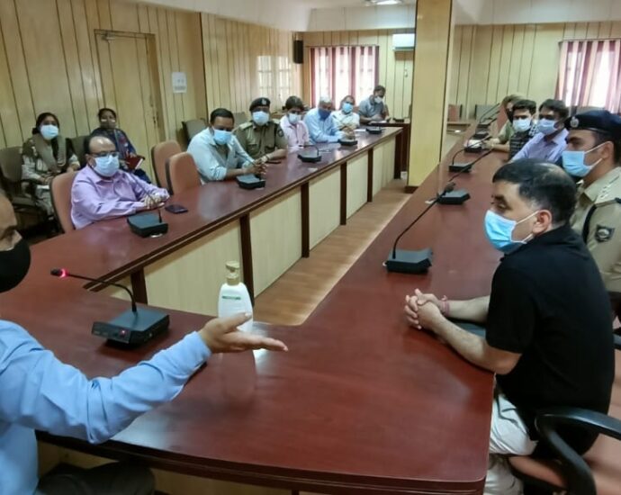 Necessary to work in mutual coordination to control Kovid-19 - Deputy Commissioner