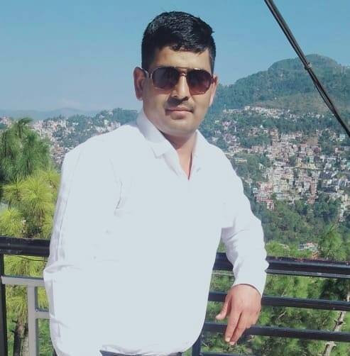 A smile on the lips of incompetent Deepak due to Councilor Manish Sopal during the Corona period