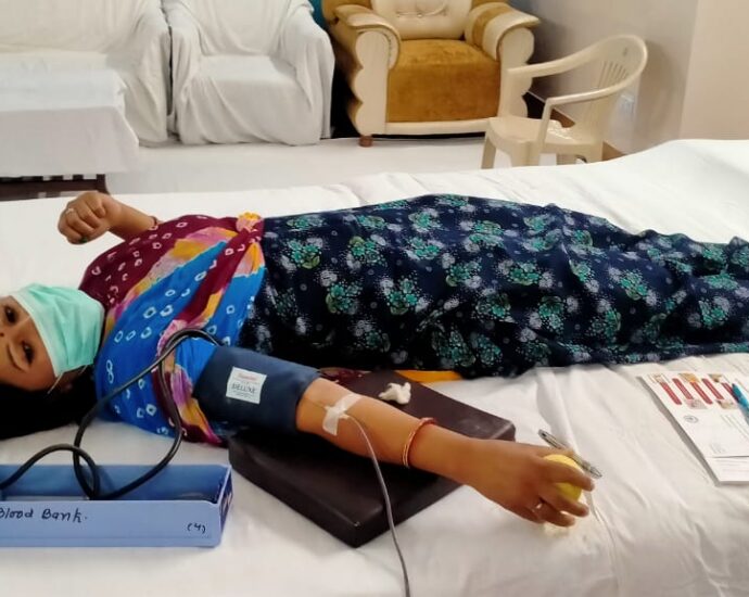 Blood donation camp was organized at Sant Nirankari Bhawan Solan.