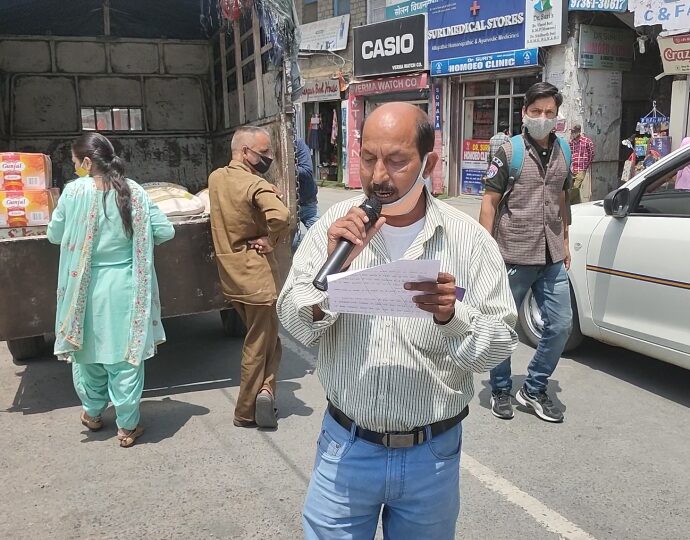 Publicity vehicle of Information and Public Relations Department made people aware to protect against Kovid-19