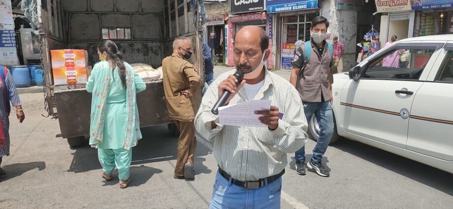 Publicity vehicle of Information and Public Relations Department made people aware to protect against Kovid-19