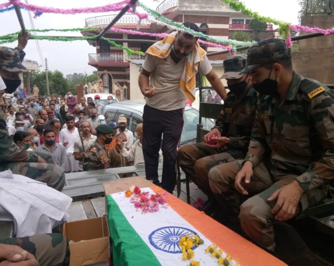 Administration did not reach the funeral of HVL Shyam Lal posted in Assam RiflesAdministration did not reach the funeral of HVL Shyam Lal posted in Assam Rifles