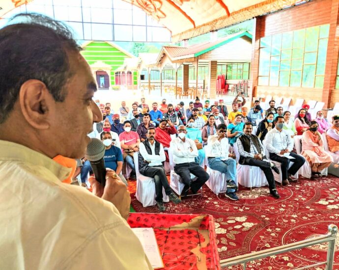 Kullu, BJP state co-in-charge Sanjay Tandon addressed the meeting of divisional office bearers of Bharatiya Janata Party Himachal Pradesh Manali.