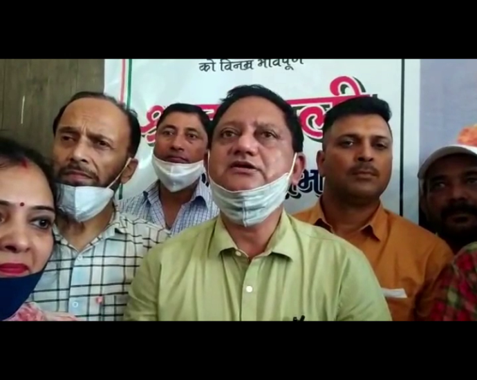 Arki's BJP leader from Chief Minister, by getting the road tire inaugurated, his level is lowering : Rajendra Thakur