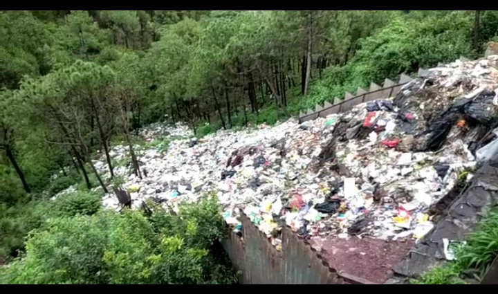 On the beauty of Kasauli, there was an eclipse due to dirt