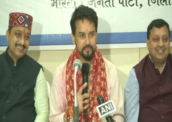 In Hamirpur, Union Minister Anurag Thakur retaliated on former Chief Minister Mehbooba Mufti's speech on Kashmir