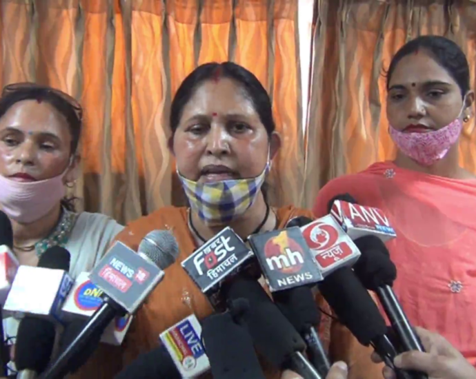 BJP Mahila Morcha is flouting Corona rules, fear of Corona troubling the government: Uma Garg