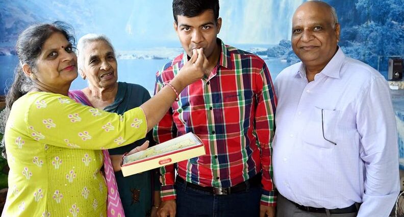 Vyom Bindal of Solan shocks 141st rank in UPSC exam, tells father as inspiration