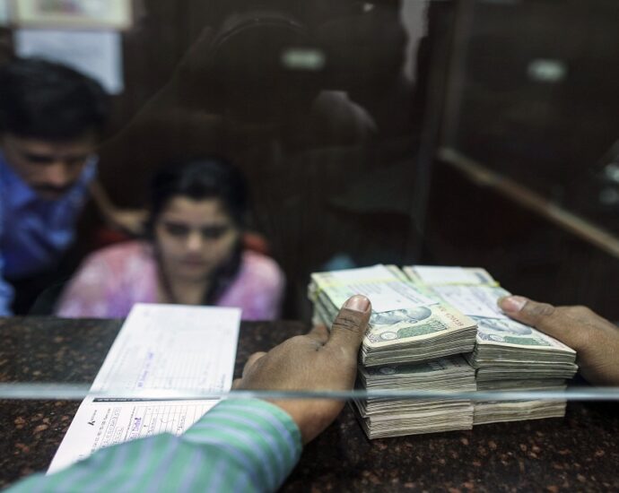 People of Himachal deposit more money in the bank, while taking less loan, will give loans at cheap rates to Himachal's tourism and transport to emerge from Corona.