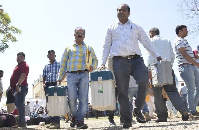 Polling party left for polling booth from Shimla for Rampur Jubbal Kotkhai