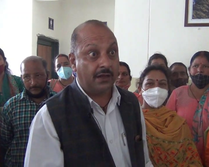 Truck will be able to reach dumping site after passing over our dead bodies: Ishwar Thakur