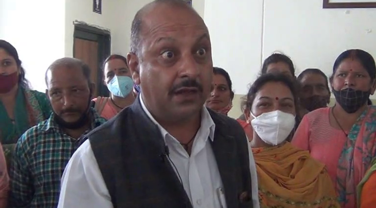 Truck will be able to reach dumping site after passing over our dead bodies: Ishwar Thakur