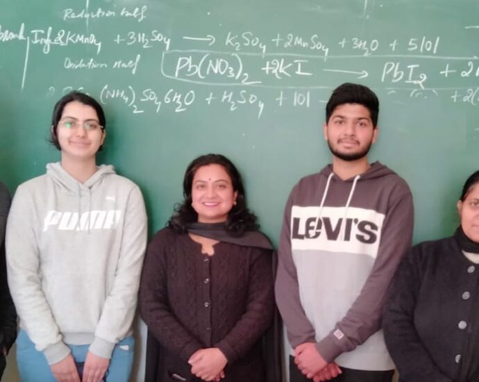 Gurukul's Harshit cleared NEET and Divyanshi cleared GEE