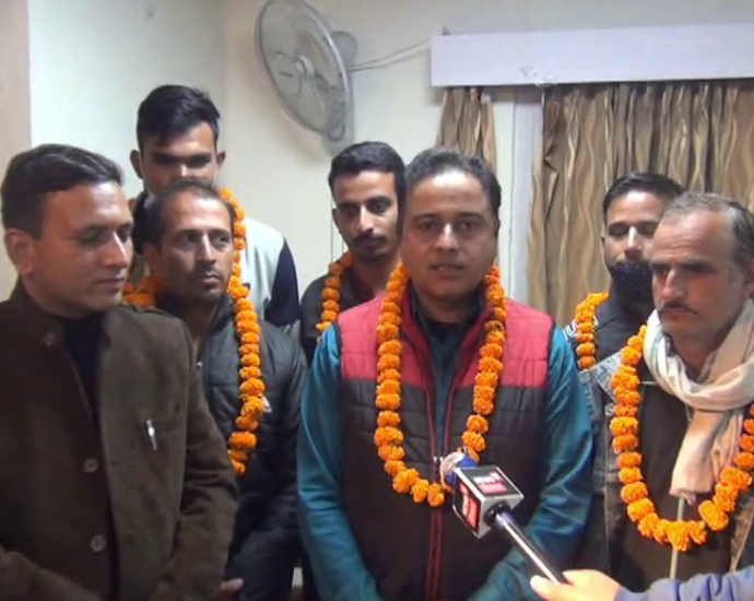 BJP booth president of Kandaghat Kanair panchayat, co-in-charge of two panchayats, Kapil Sharma joined Congress: a blow to BJP