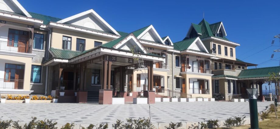 Crores of circuit house built in Solan, Congress targeted