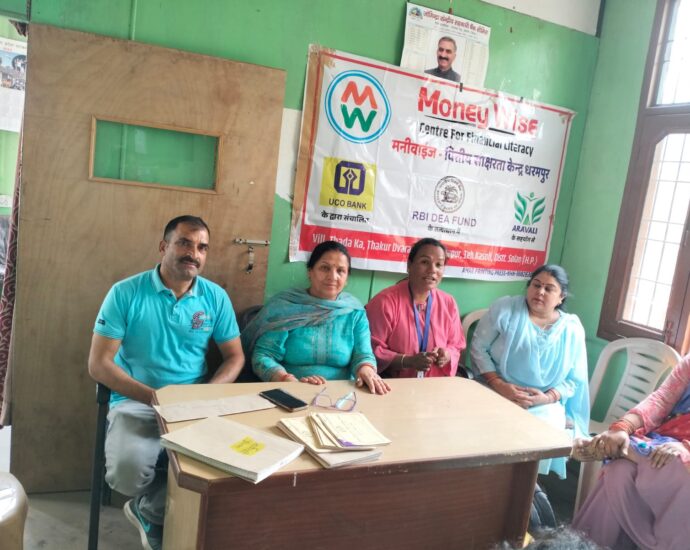 Financial literacy camp was organized in Gram Panchayat Jabali of Dharampur